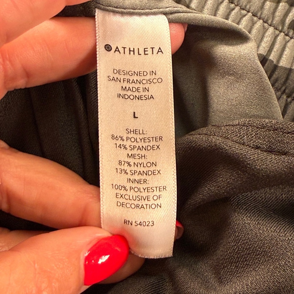 Athleta Printed Mesh Racer Run Shorts 4" Camo Size Large Gray Olive Green - Picture 4 of 7